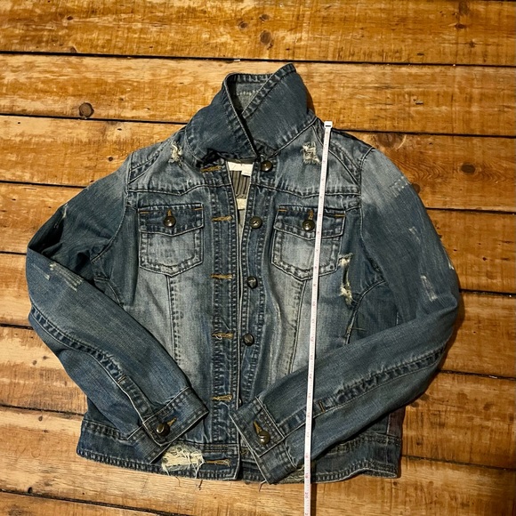Size Small, Distressed Denim Jacket - very unique - Picture 4 of 8